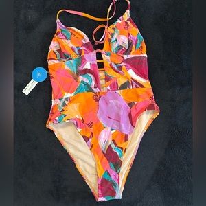 CUPSHE one piece size medium NWT